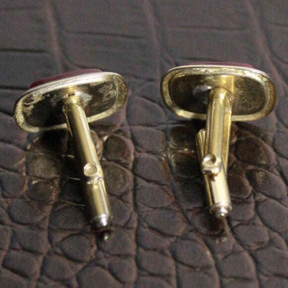 Vintage Cuff Links Gold Tone Metal with Dark Red Triangle Abstract Design - Picture 3 of 4